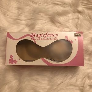 Strapless nude bra with no back straps